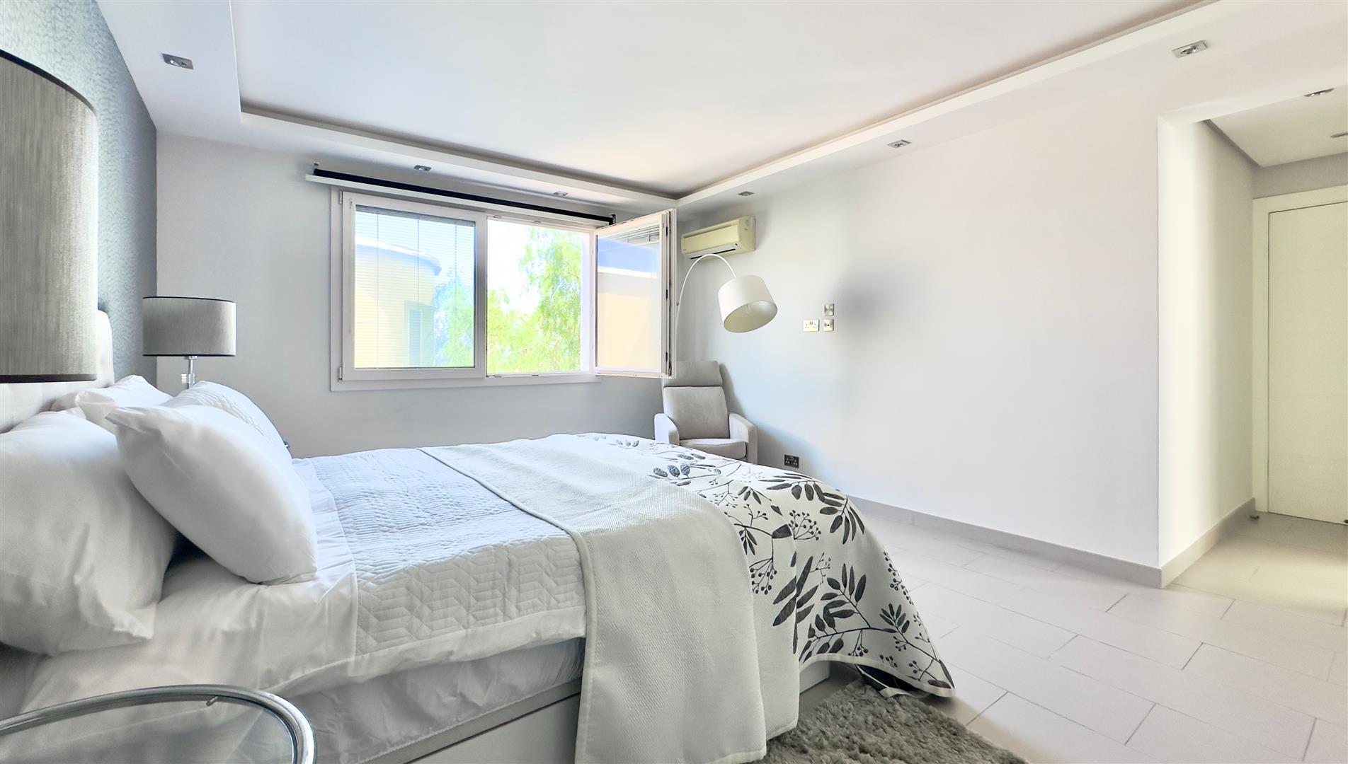 Image of Apartment - 3 Bedrooms - 2 Bathrooms for Rental in South District-Gibraltar, Image 11